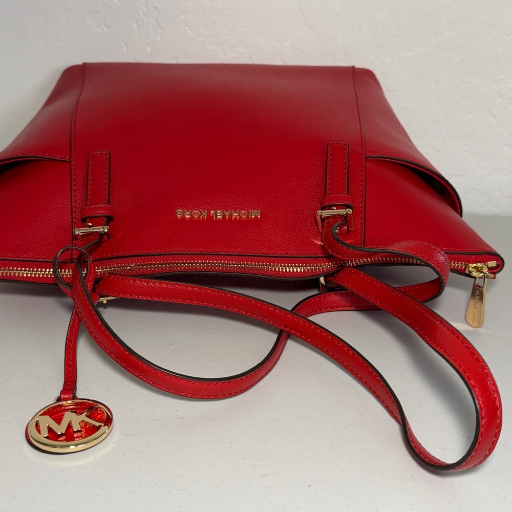 Michael Kors Jet Set Red Tote NWOT - Picture 8 of 13